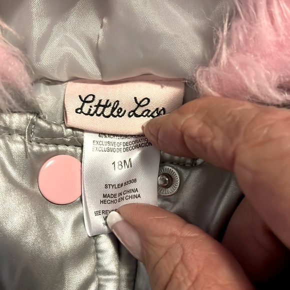 Little Lass silver metallic hooded puffer vest 18M - Picture 4 of 8
